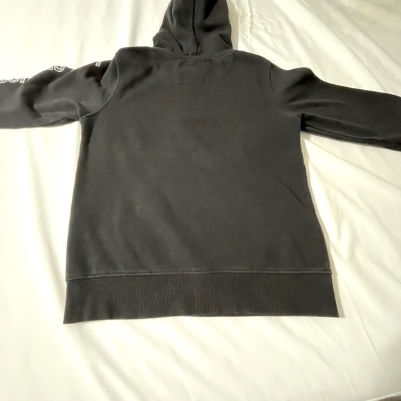 Boys size 14/16 Levi’s Camo Print Logo. - Picture 6 of 6